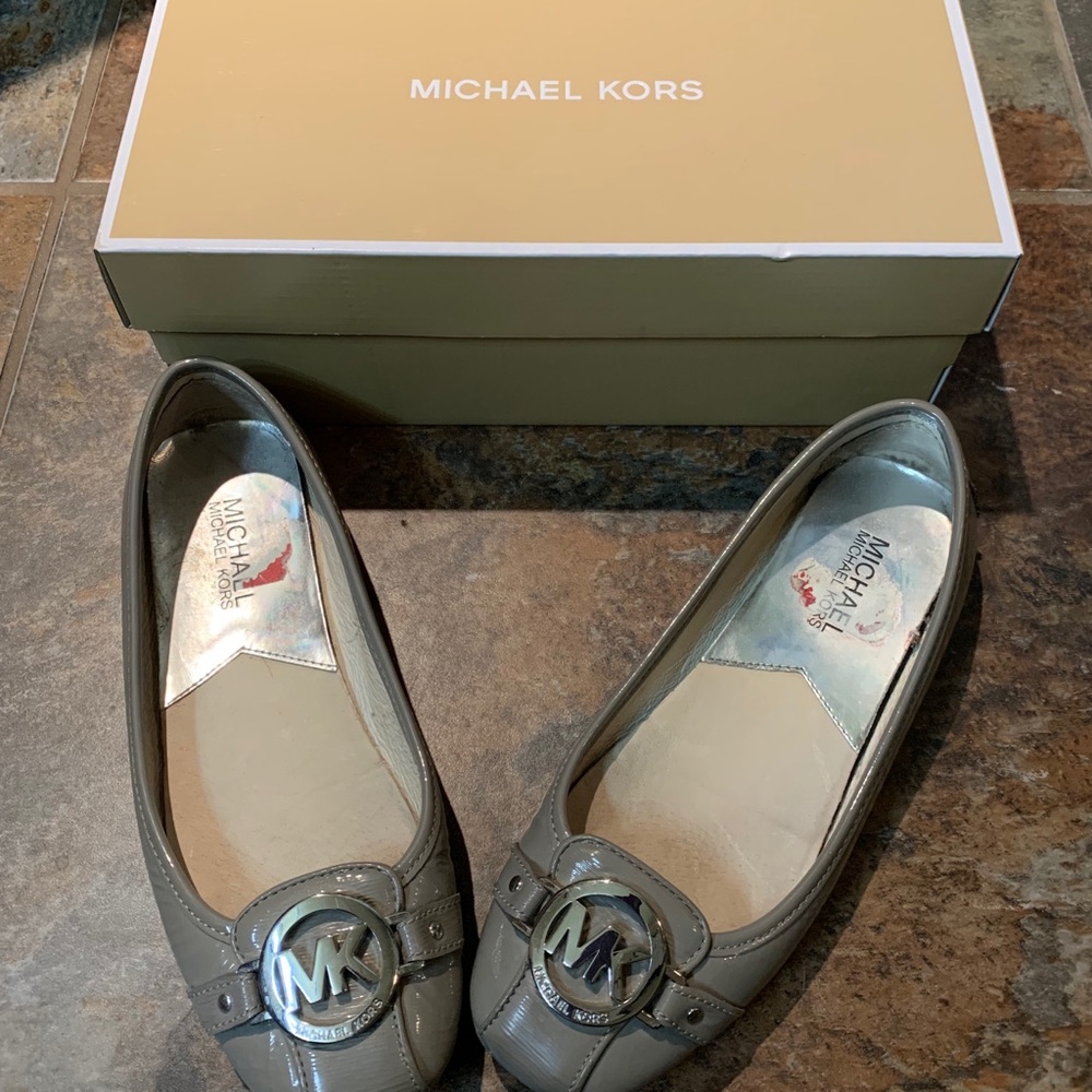 MICHAEL KORS Grey Flats S 6.5